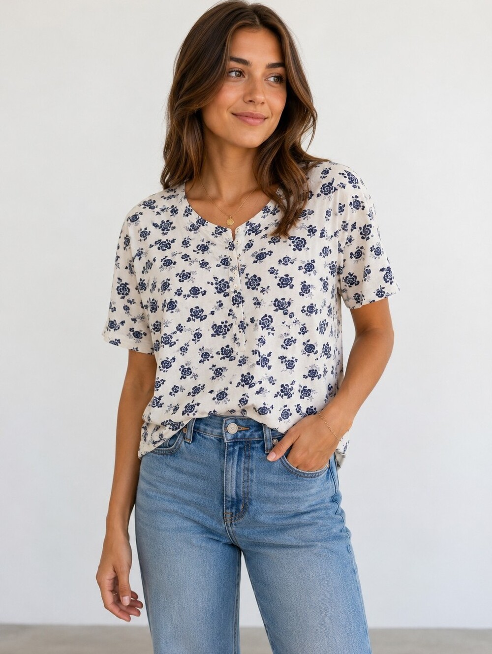 Honors Vintage 90s soft Cotton Blend Henley Shirt White With Blue Flowers Size L